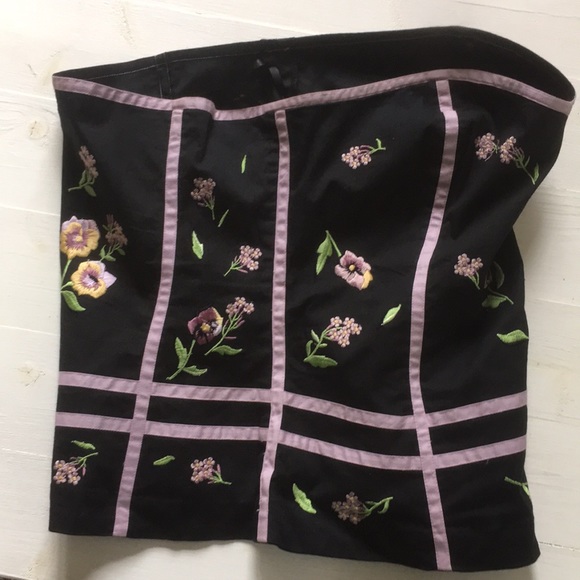 Sleeveless, strapless top - Picture 2 of 4